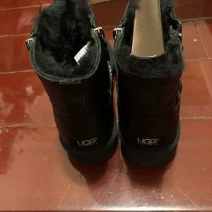Ugg short boots